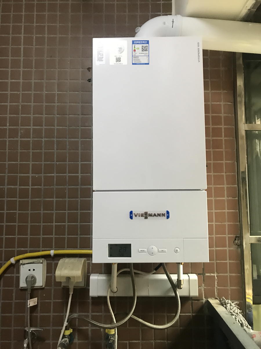 東湖國際89㎡住宅明裝暖氣片采暖系統安裝案例